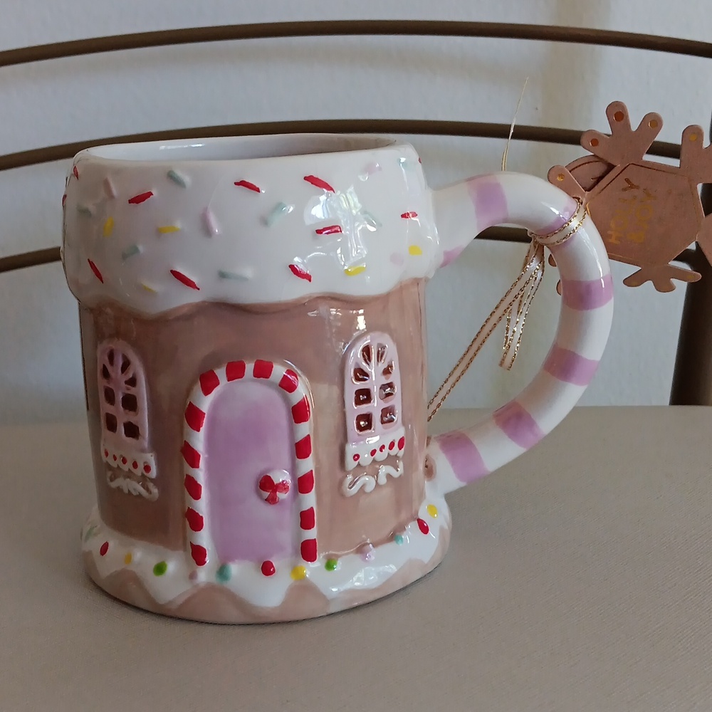 New!Viral Holly&Joy Gingerbread House Mug - Picture 1 of 5